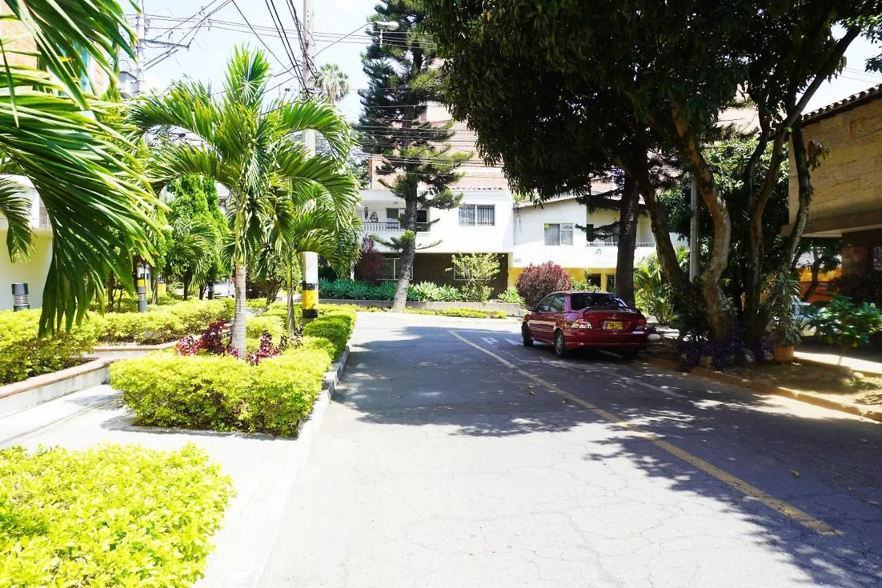Buntes House-Casa Hotel Laureles-Estadio Medellín Colombia